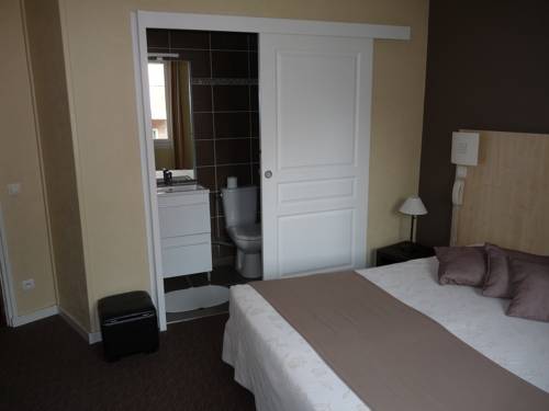 Imagen de la habitación del Hotel De Quebec. Foto 3