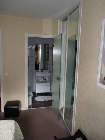 Imagen de la habitación del Hotel De Quebec. Foto 6