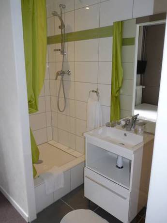 Imagen de la habitación del Hotel De Quebec. Foto 15