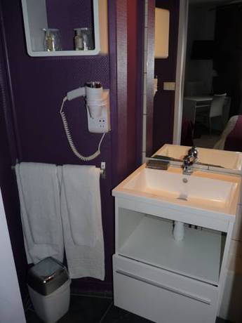 Imagen de la habitación del Hotel De Quebec. Foto 16