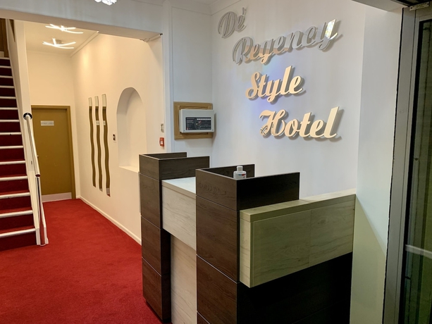 Imagen de los interiores del Hotel De Regency Style. Foto 16