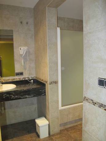 Imagen de la habitación del Hotel De Rei. Foto 12