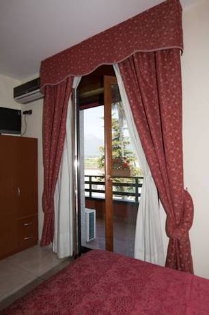 Imagen de la habitación del Hotel De Rosa, Boscoreale. Foto 1