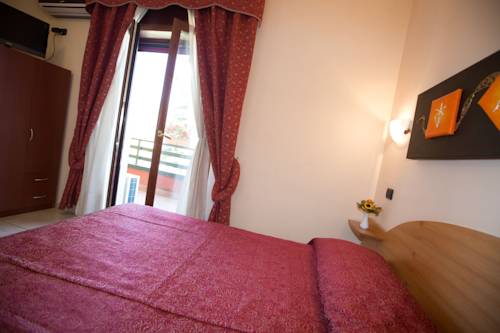 Imagen de la habitación del Hotel De Rosa, Boscoreale. Foto 2