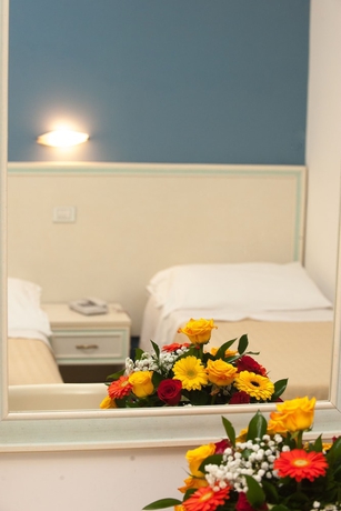 Imagen de la habitación del Hotel De Rosa. Foto 5