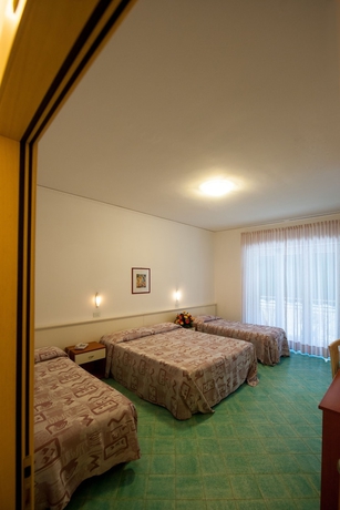 Imagen de la habitación del Hotel De Rosa. Foto 6