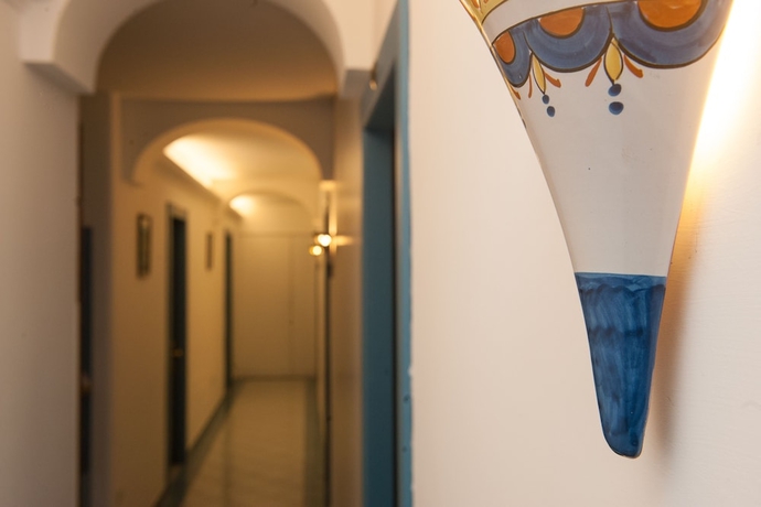 Imagen de los interiores del Hotel De Rosa, Maiori. Foto 19
