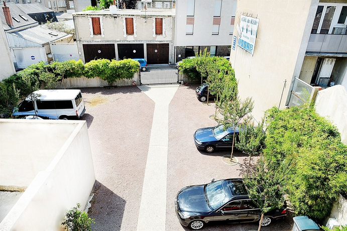 Imagen de los exteriores del Hotel De Rosny. Foto 10