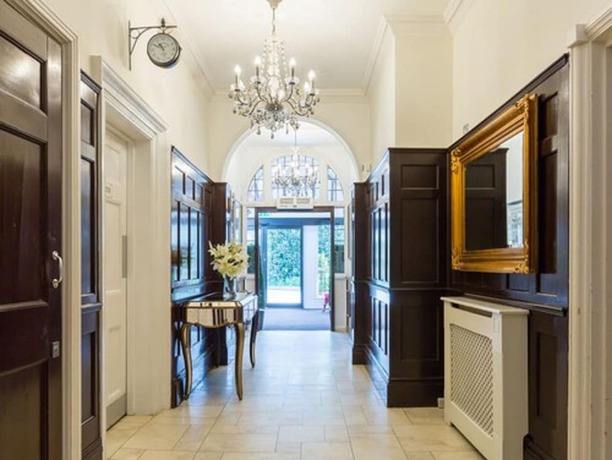 Imagen de los interiores del Hotel De Rougemont Manor and Suites. Foto 18