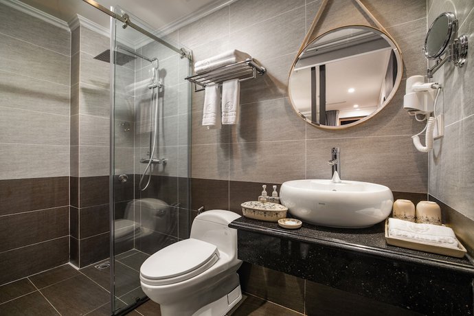 Imagen de la habitación del Hotel De SOURIANT Central Hanoi. Foto 15