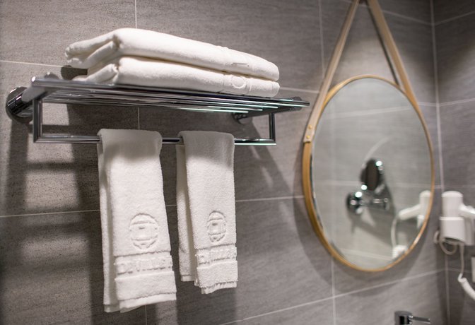 Imagen de la habitación del Hotel De SOURIANT Central Hanoi. Foto 16