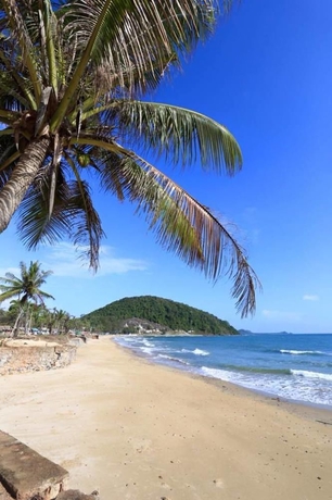 Imagen de los exteriores del Hotel De Sea Almond Chumphon. Foto 8