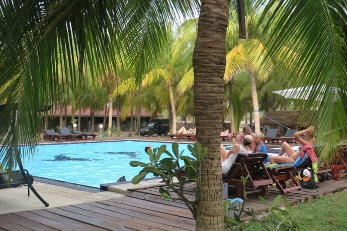 Imagen de la piscina del Hotel De Silva Palmresort Kalpitiya. Foto 15