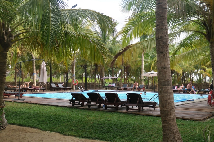 Imagen de la piscina del Hotel De Silva Palmresort Kalpitiya. Foto 16