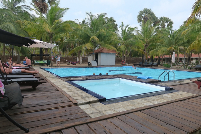 Imagen de la piscina del Hotel De Silva Palmresort Kalpitiya. Foto 17