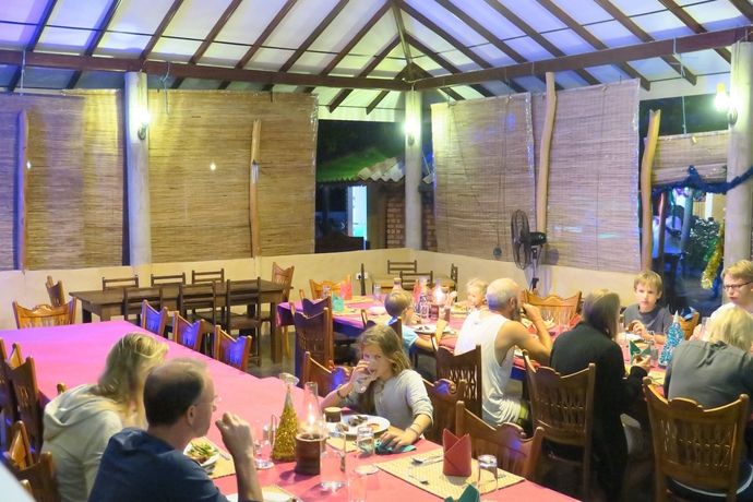 Imagen del bar/restaurante del Hotel De Silva Palmresort Kalpitiya. Foto 3