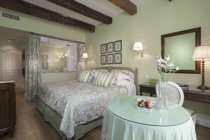 Imagen de la habitación del Hotel De Toiras. Foto 7