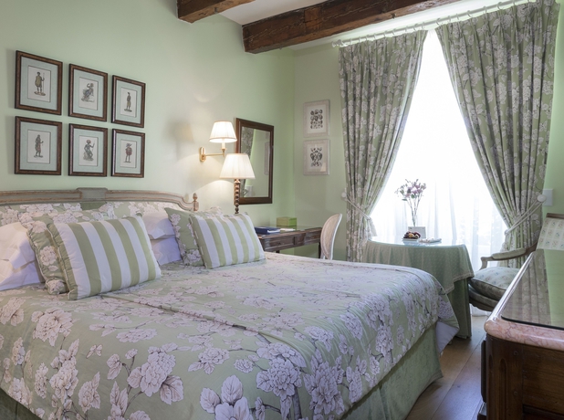 Imagen de la habitación del Hotel De Toiras. Foto 8