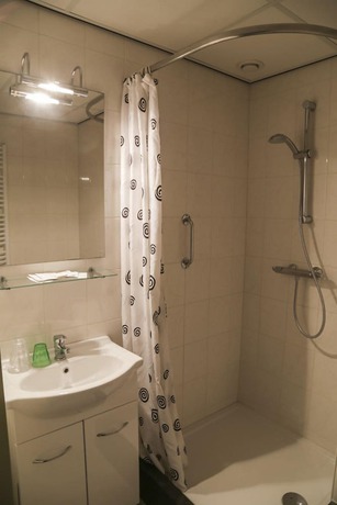 Imagen de la habitación del Hotel De Valk. Foto 7