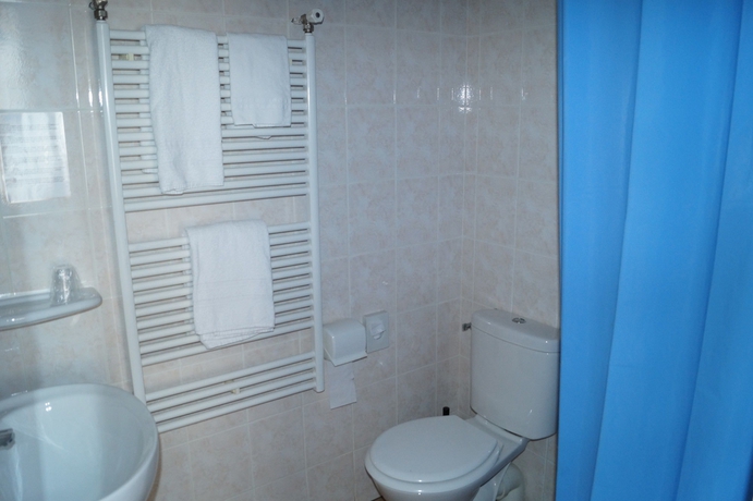 Imagen de la habitación del Hotel De Verdun. Foto 3