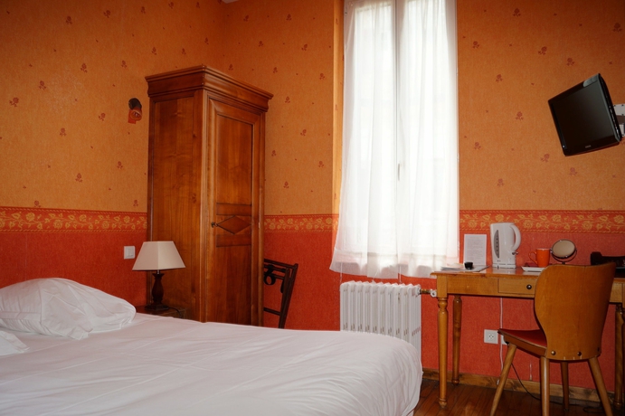 Imagen de la habitación del Hotel De Verdun. Foto 13