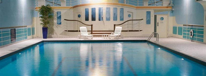 Imagen de la piscina del Hotel De Vere Beaumont Estate. Foto 10