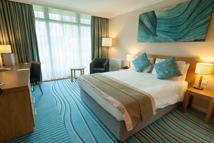 Imagen de la habitación del Hotel De Vere Cotswold Water Park. Foto 3