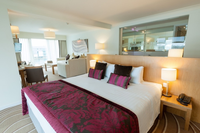 Imagen de la habitación del Hotel De Vere Cotswold Water Park. Foto 4