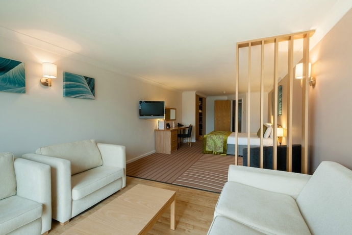 Imagen de la habitación del Hotel De Vere Cotswold Water Park. Foto 5