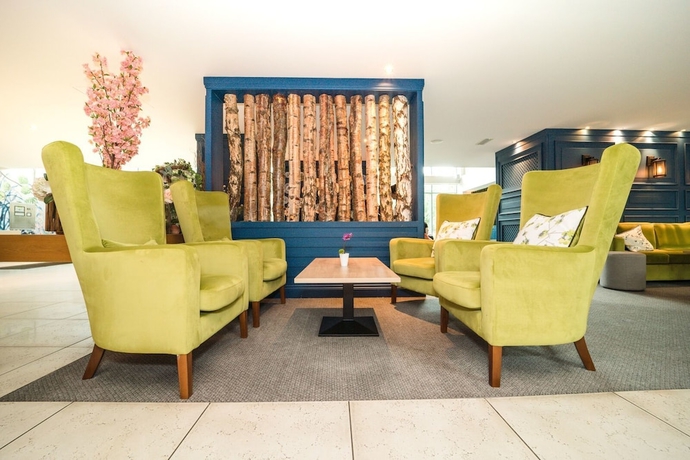 Imagen de los interiores del Hotel De Vere Cotswold Water Park. Foto 19