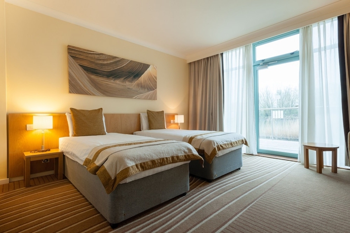 Imagen de la habitación del Hotel De Vere Cotswold Water Park. Foto 18