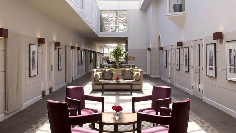 Imagen de los interiores del Hotel De Vere Latimer Estate. Foto 10