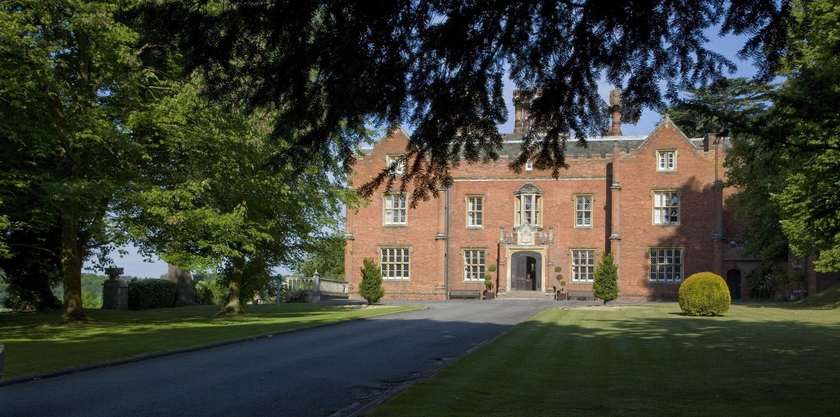 Imagen de los exteriores del Hotel De Vere Latimer Estate. Foto 7