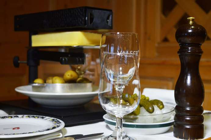 Imagen del bar/restaurante del Hotel De Ville, &Eacute;pagny. Foto 4