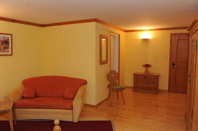 Imagen de la habitación del Hotel De Ville, &Eacute;pagny. Foto 12