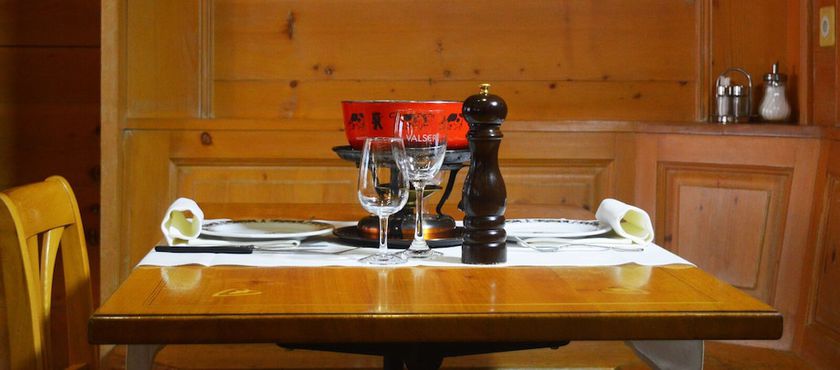 Imagen del bar/restaurante del Hotel De Ville, &Eacute;pagny. Foto 9