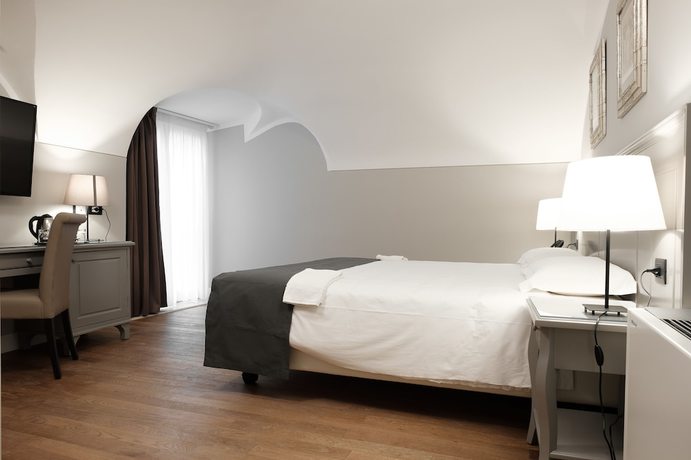 Imagen de la habitación del Hotel De Ville. Foto 19