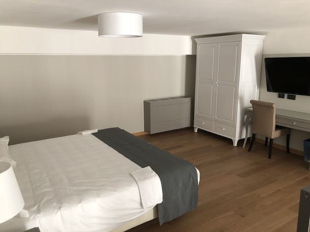 Imagen de la habitación del Hotel De Ville, G&eacute;nova. Foto 2