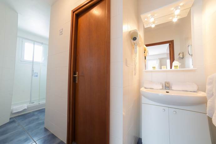 Imagen de la habitación del Hotel De la Plage, Saint-Pierre-Quiberon. Foto 8