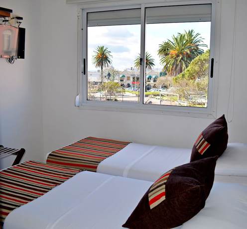 Imagen de la habitación del Hotel De la Plaza. Foto 2