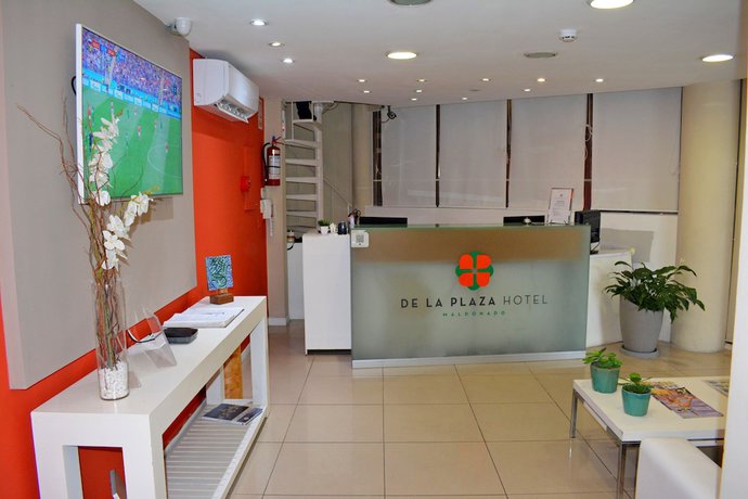 Imagen general del Hotel De la Plaza. Foto 1