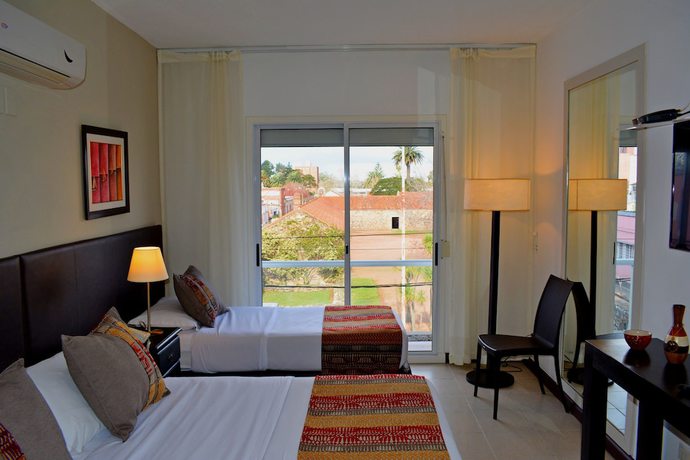 Imagen de la habitación del Hotel De la Plaza. Foto 6