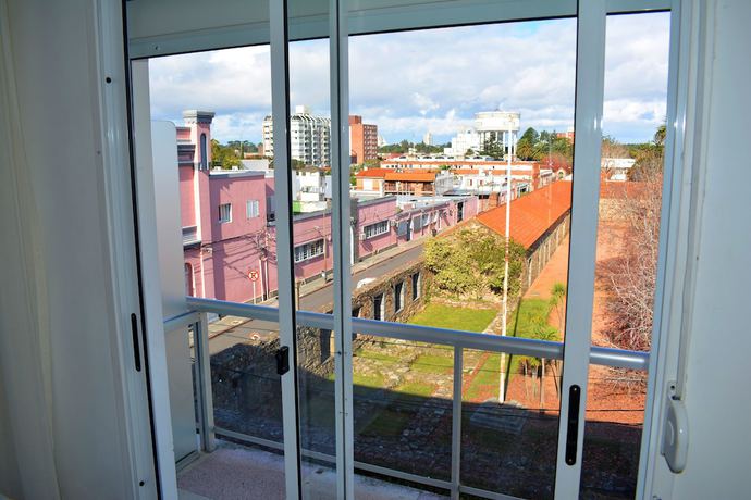 Imagen de la habitación del Hotel De la Plaza. Foto 10