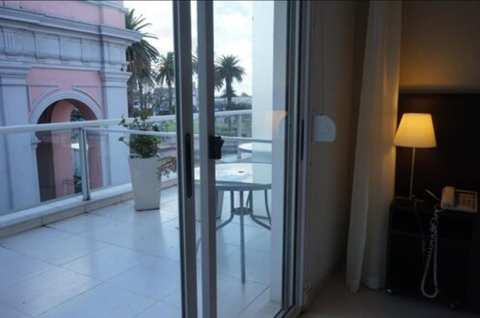 Imagen de la habitación del Hotel De la Plaza. Foto 18