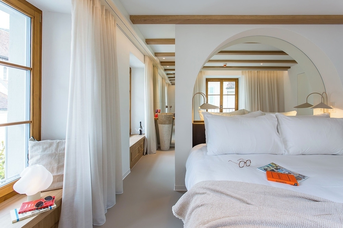 Imagen de la habitación del Hotel De la cigogne, Saint-Ursanne. Foto 8
