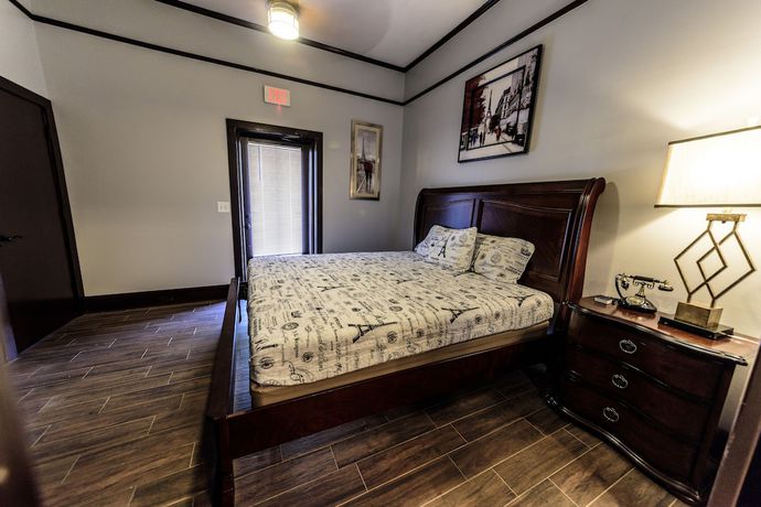 Imagen de la habitación del Hotel DeFuniak. Foto 2