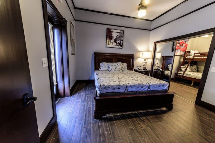 Imagen de la habitación del Hotel DeFuniak. Foto 7