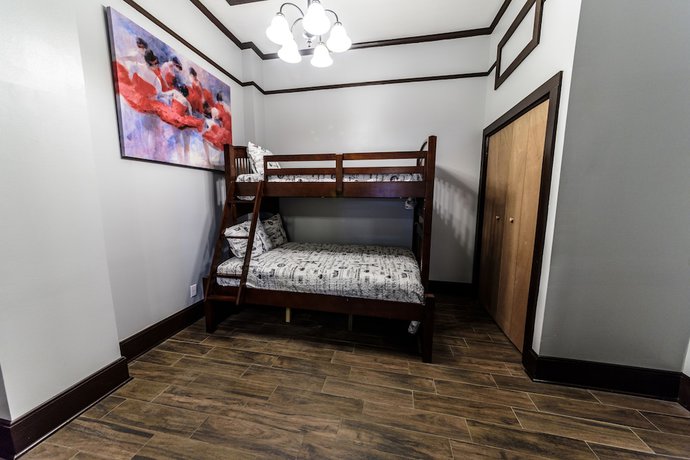 Imagen de la habitación del Hotel DeFuniak. Foto 10