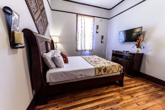Imagen de la habitación del Hotel DeFuniak. Foto 13