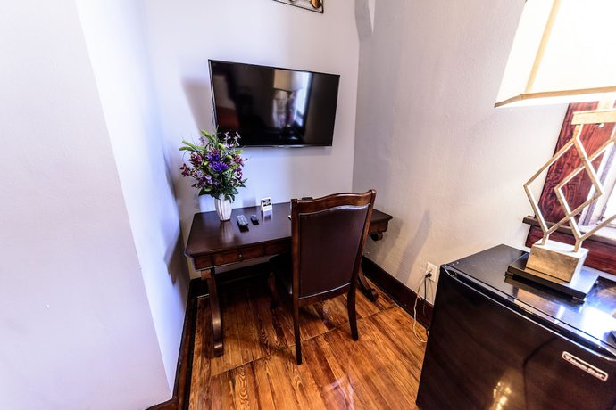 Imagen de la habitación del Hotel DeFuniak. Foto 15